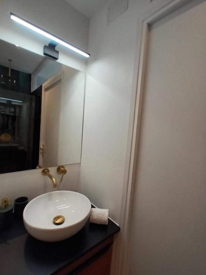 Paris Balcony Top Floor Room 外观 照片