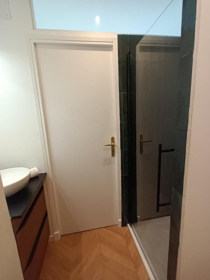 Paris Balcony Top Floor Room 外观 照片